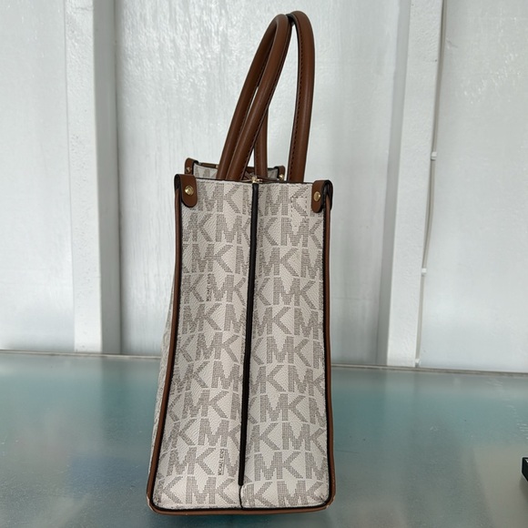 Michael Kors Bag Maple Jet Set Signature Tote - Picture 4 of 17